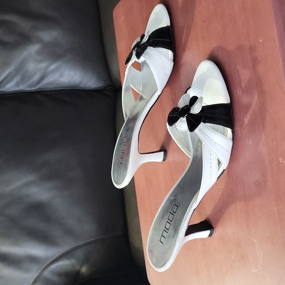Sandals - Moda - Picture 4 of 5